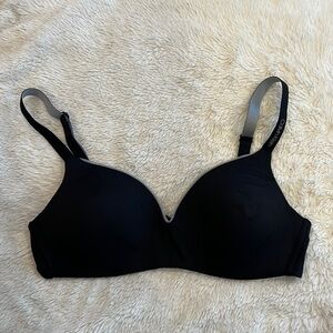 Calvin Klein Wirefree Bra Black size Small Comfortable Microfiber Soft